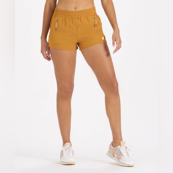 Vuori Dash 3" Shorts -Dark Golden Size: L - Picture 5 of 5